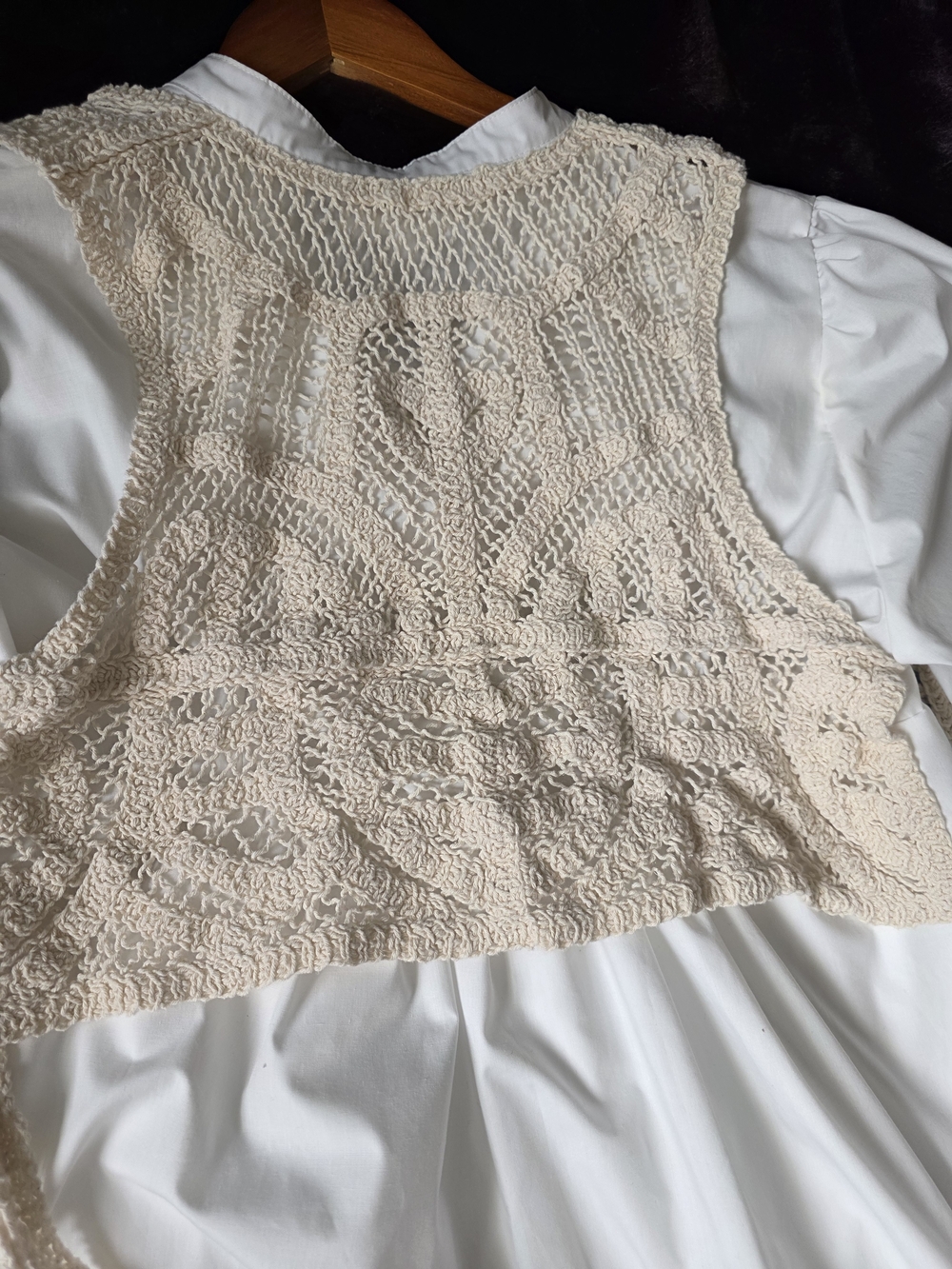 ANNIEWEAR Cream Crochet Knit Vest Over Cream Shirt Dress SIZE M, USED LAKE NEW. - Picture 9 of 12
